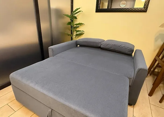 Deluxe In Venice Mall Apartment